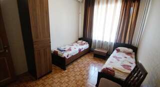 Гостиница Guest house Roza Геленджик Стандартный двухместный номер с 2 отдельными кроватями-4