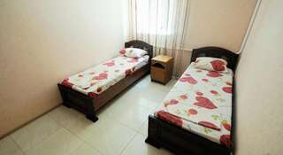 Гостиница Guest house Roza Геленджик Двухместный номер эконом-класса с 2 отдельными кроватями-2